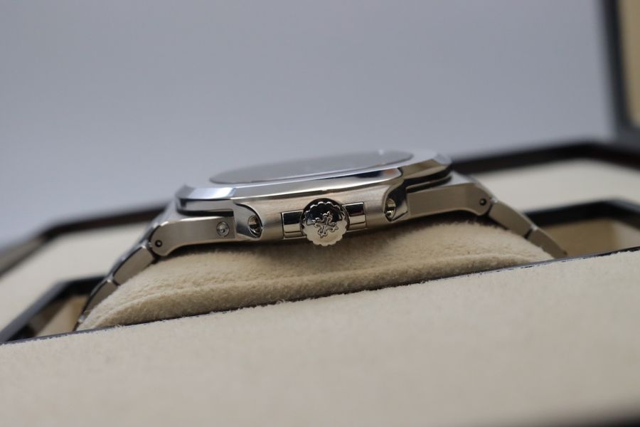 Patek Philippe Nautilus 5712/1A-001